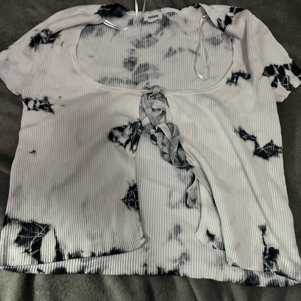 garage tie crop top